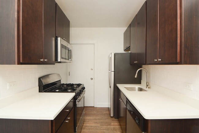 Building Photo - 3306 W Schubert Ave