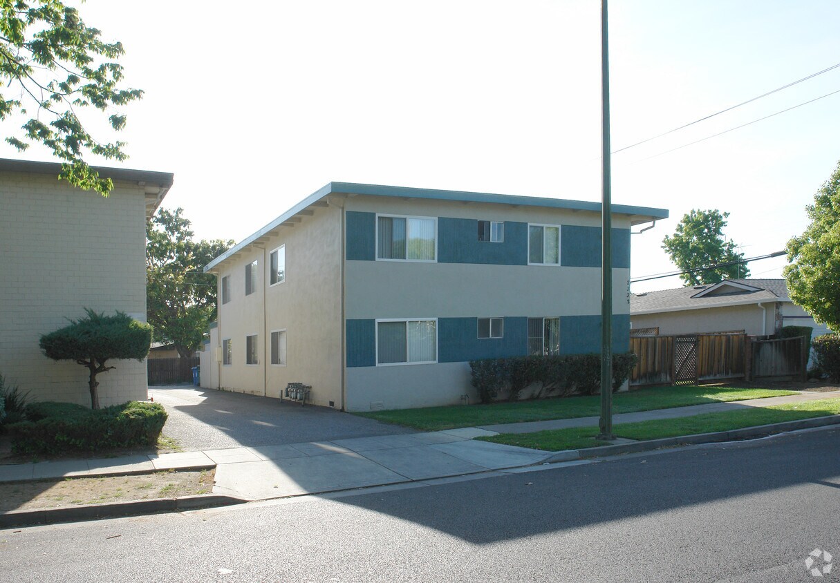 Primary Photo - 2332 B Pauline Dr
