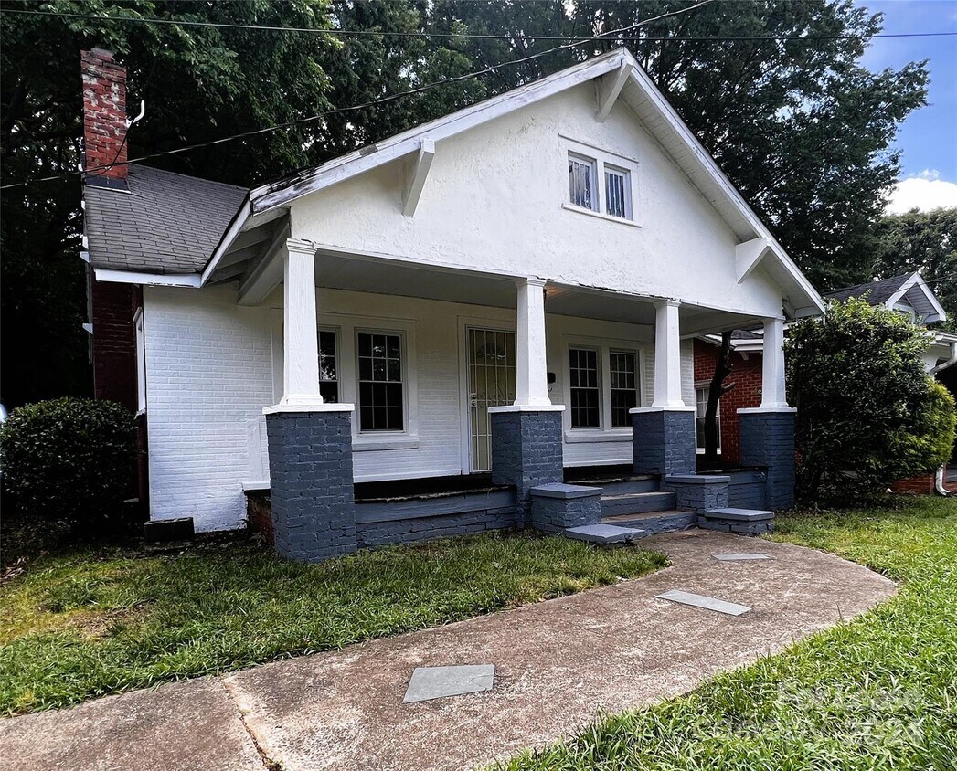 1604 Beatties Ford Rd, Charlotte, NC 28216 House Rental in Charlotte