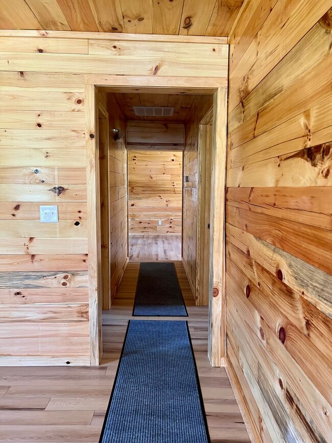 Building Photo - Updated 2 Bed 1 Bath Home in Mars Hill, NC!!