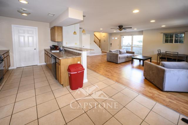 Building Photo - 3 bedroom in Newark NJ 07103