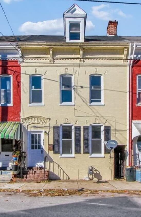 Primary Photo - Coming Soon - Spacious 3 Bedroom 1.5 Bath ...