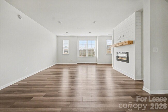 Foto del edificio - 10016 Hemingway Pl