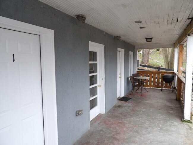Foto del edificio - 6 Dogwood Ln