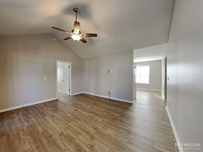 Foto del edificio - 35 Atherton Dr