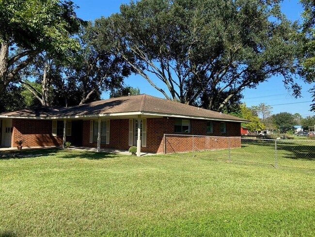 Foto del edificio - 16202 Lee Way Dr