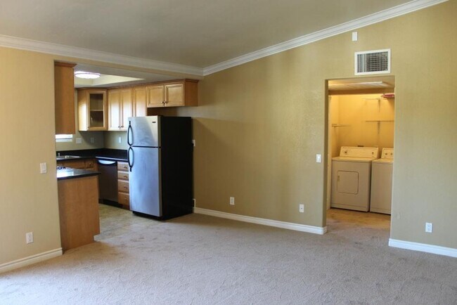 Foto del edificio - 1Bed/1Bath Condo in Oceanside~ Los Morros