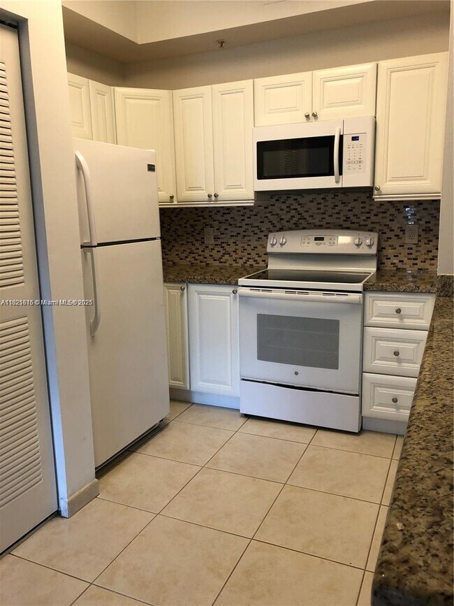 Foto del edificio - 7230 NW 114th Ave