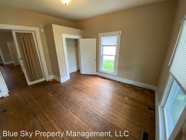 Building Photo - 4 br, 2 bath House - 817 w. North St.