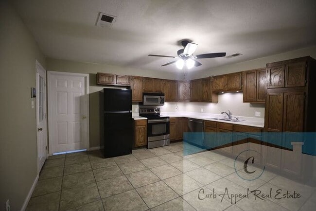 Building Photo - Beautiful 3 bedroom/2 bath home - Jonesboro