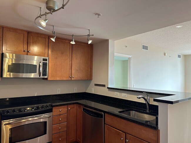 Foto del edificio - 1020 N Highland St