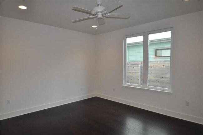 Building Photo - 1801 Cullen Ave