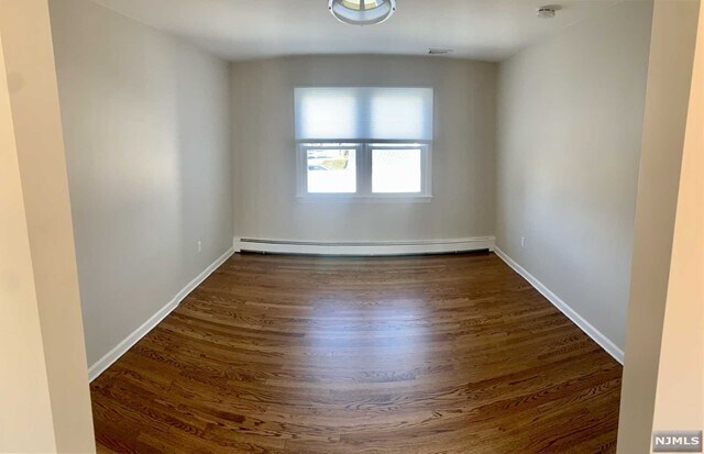 Building Photo - 12 Maple Ct