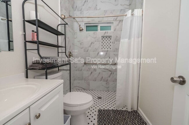 Foto del edificio - 1638 Dartmouth St