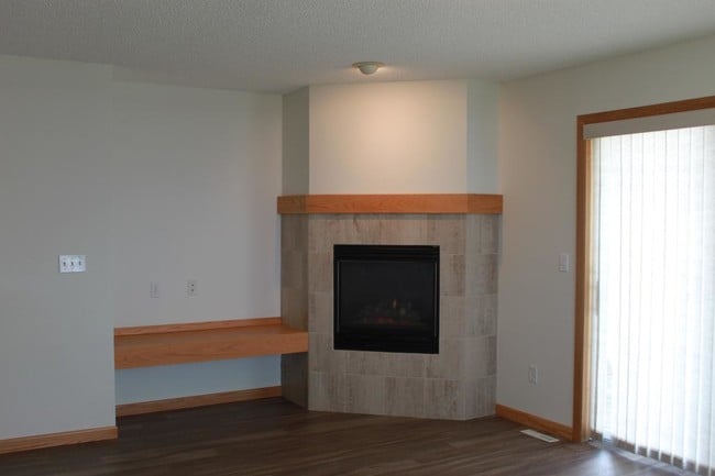 Building Photo - 1705 2nd St