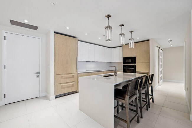 Foto del edificio - 3100 N Ocean Dr