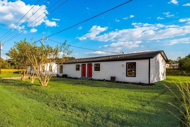 Building Photo - 109 Kelly Ln