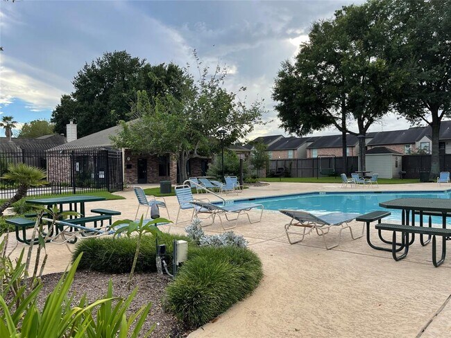 Building Photo - 12838 Sandri Ln