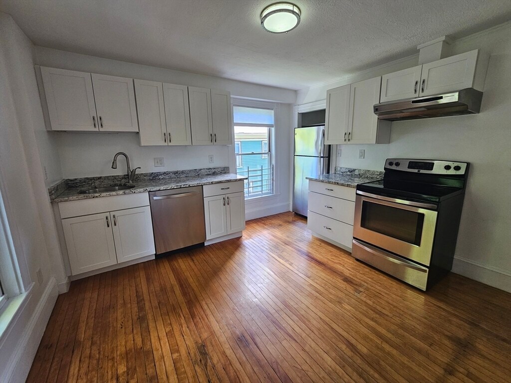 Foto principal - 133 Newtonville Ave