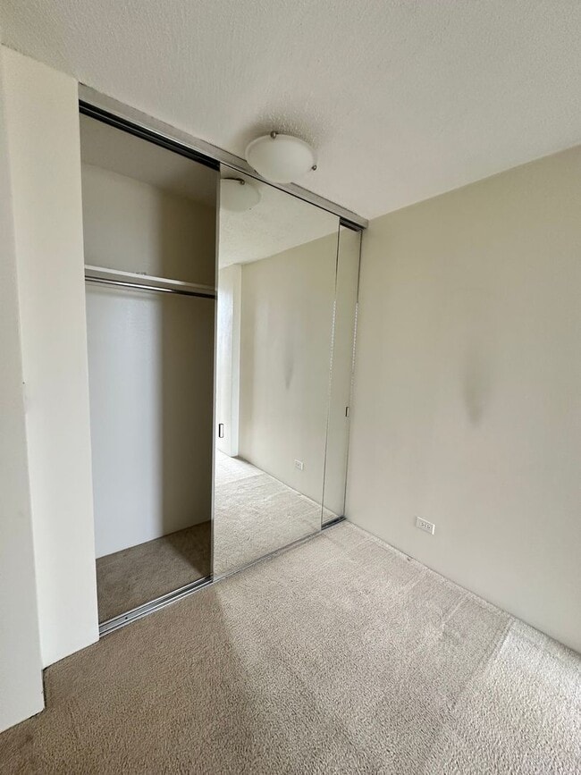 Building Photo - 1050 Kinau St