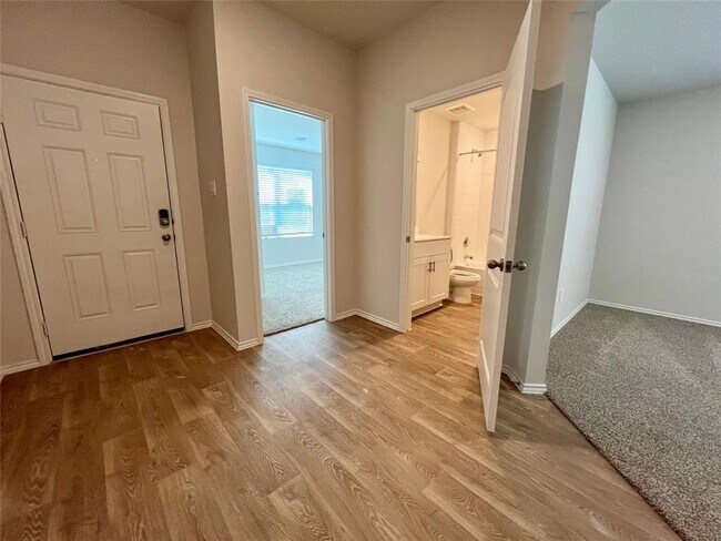 Building Photo - 420 Lancebill Dr