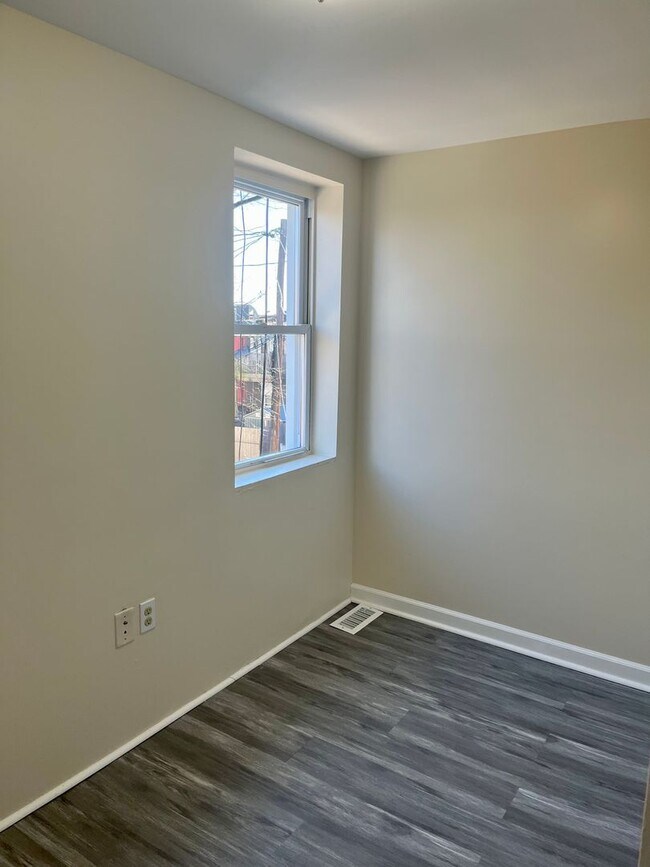 Building Photo - Welcome Home!