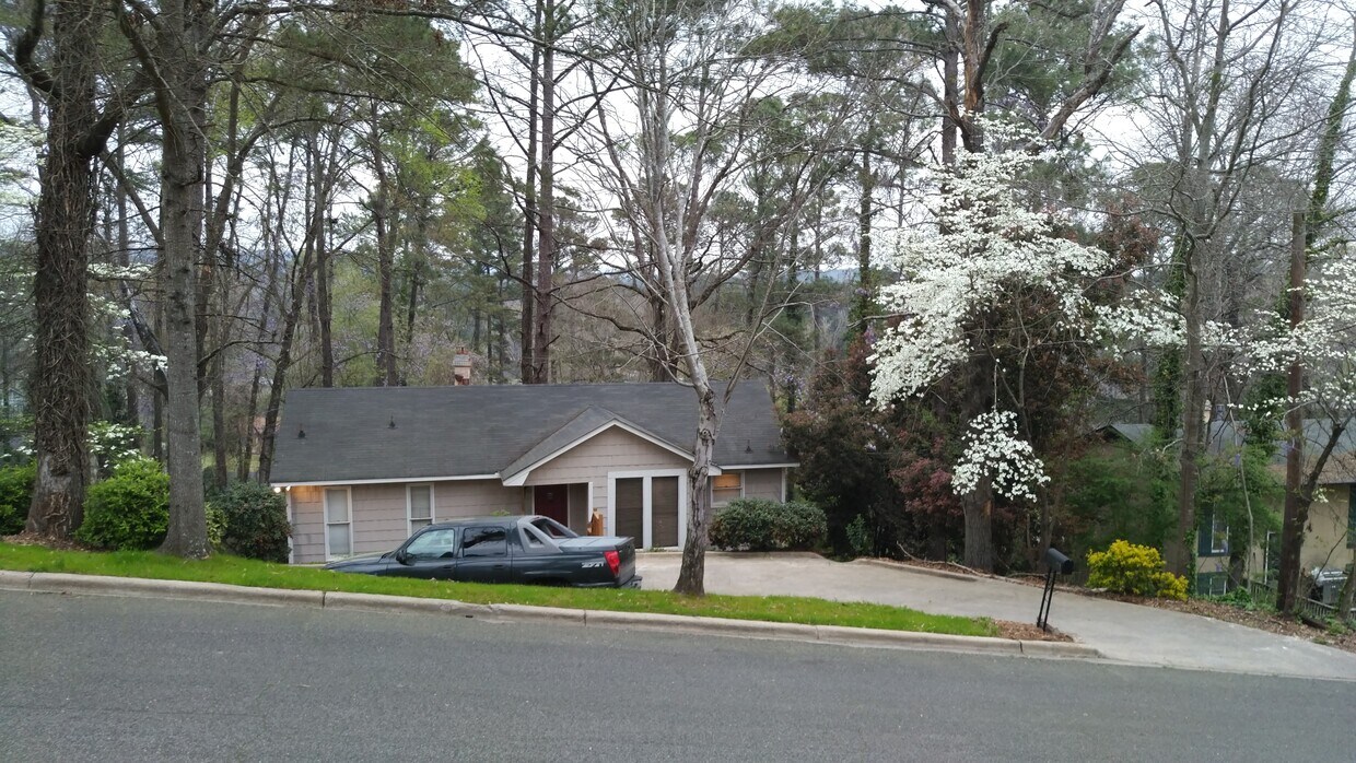 Primary Photo - 3473 Ridgecrest Dr