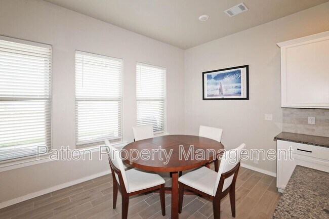 Foto del edificio - 7811 Bellamy Dr