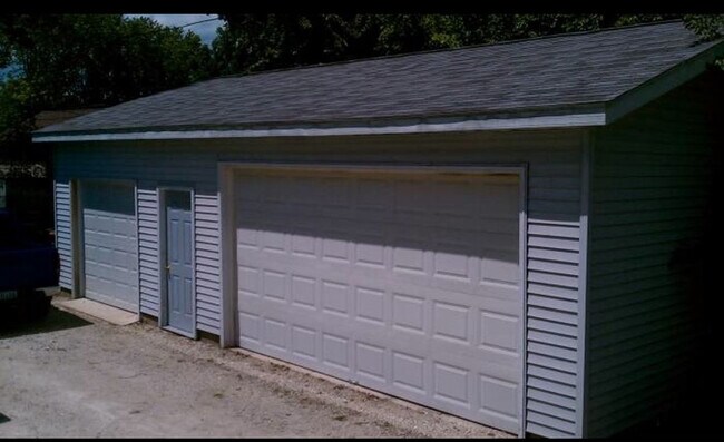 Foto del edificio - 407 N Cogswell Dr
