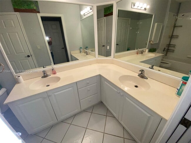Foto del edificio - 2442 NW 49th Terrace