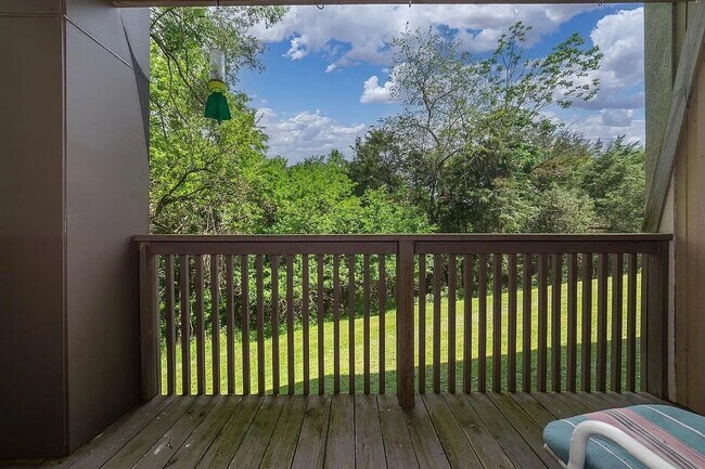 Foto del edificio - 2BR, 2Ba First floor apartment in Borden Commons