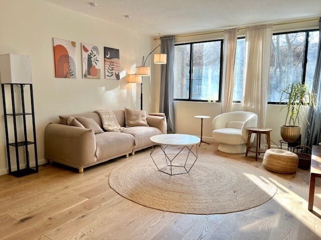 Foto principal - 1730 Beacon St