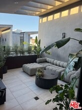 Building Photo - 1144 N Detroit St