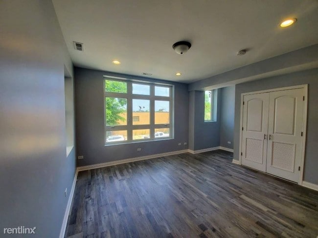Building Photo - 3 br, 2 bath Apartment - 2711 W Polk St