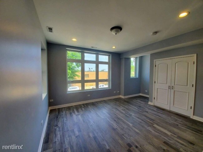 Foto del edificio - 3 br, 2 bath Apartment - 2711 W Polk St