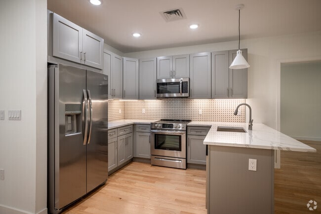 2BR, 2BA - 1,310SF - Kitchen - The New Durham