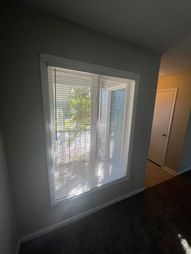 Foto del edificio - 1 Bd/1 Bth 2nd floor    ONLY $ 1050.00