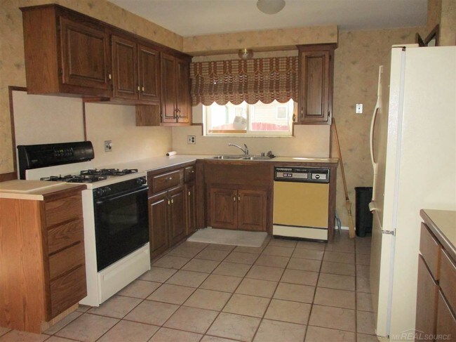 Building Photo - 20752 Danbury St