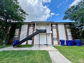 Building Photo - 301 North Dr
