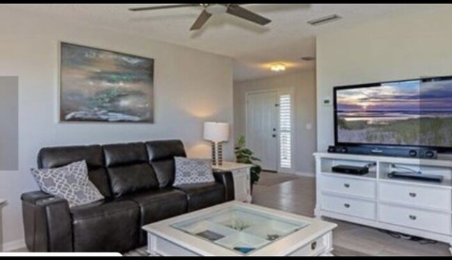 Building Photo - 949 Sandpiper Cir