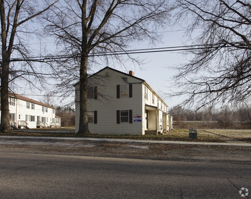 9136 Maple Grove Rd, Windham, OH 44288 Apartments in Windham, OH