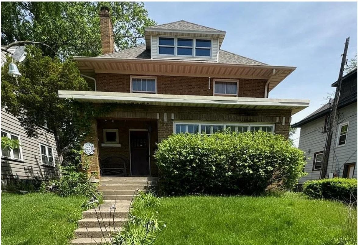 Front - 1110 N Maplewood Ave
