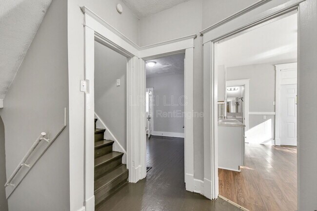 Building Photo - 317 S 39th St