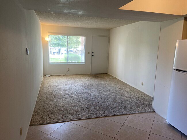 Sala de estar - 9645 Spyglass Ave