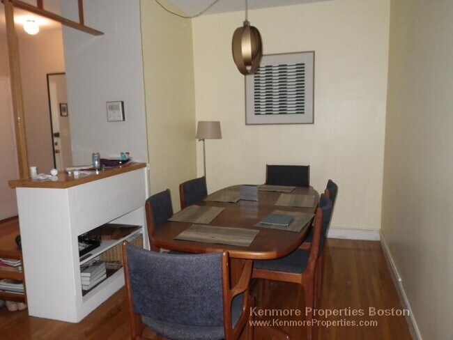 Foto del edificio - 573 Washington St