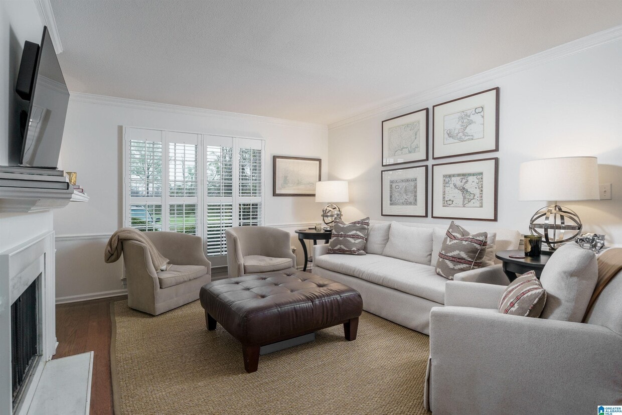 Foto principal - 1745 Jack Warner Pkwy