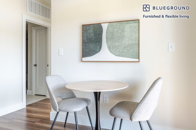 Foto del edificio - 1501 W Howard Ln