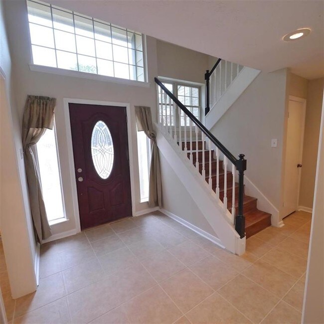 Building Photo - 1119 Rennie Dr