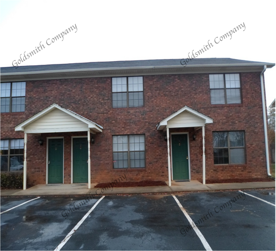 Primary Photo - Townhome in Fountain Inn