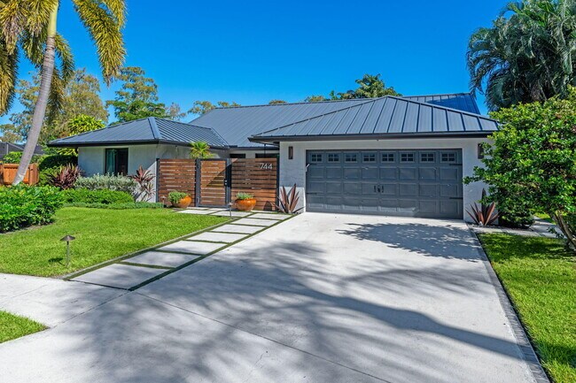 Foto del edificio - 744 Windflower Ct